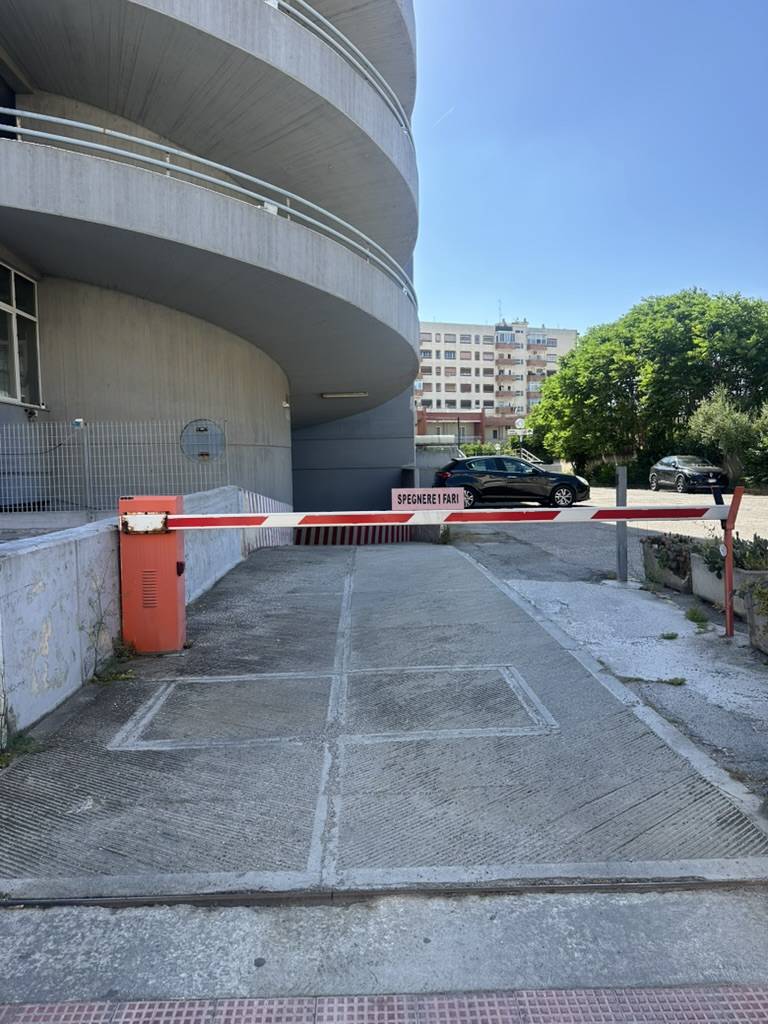 Box o garage in vendita a Bari, Poggiofranco