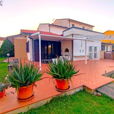 Villa Bifamiliare con giardino, Cascina visignano