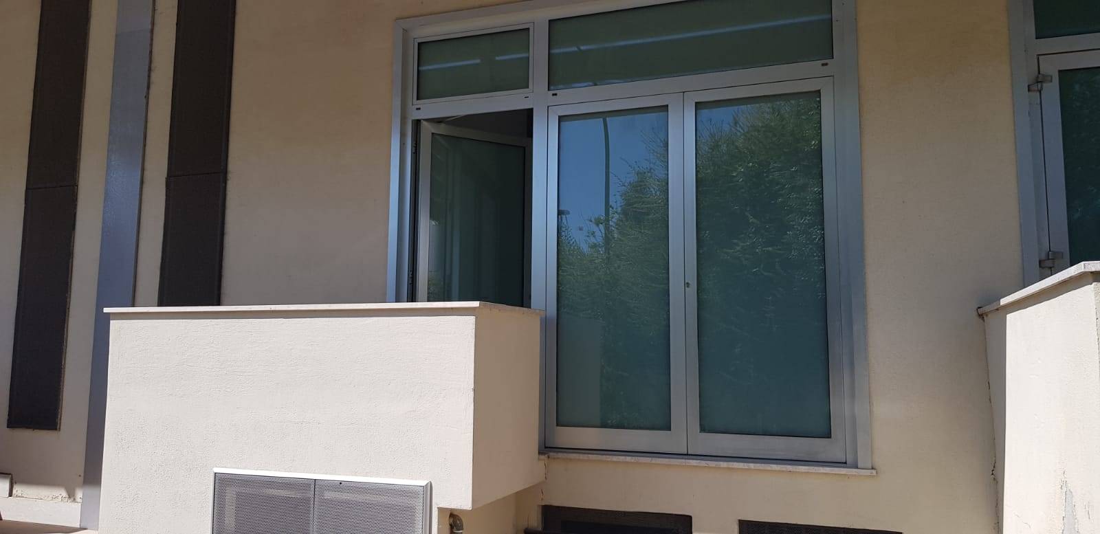 Locale commerciale in vendita a Marcianise