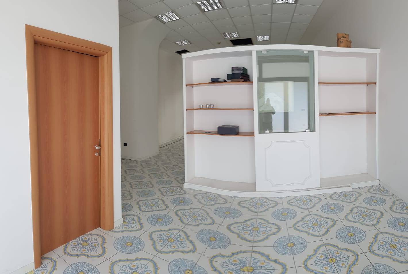 Locale commerciale in vendita a Marcianise