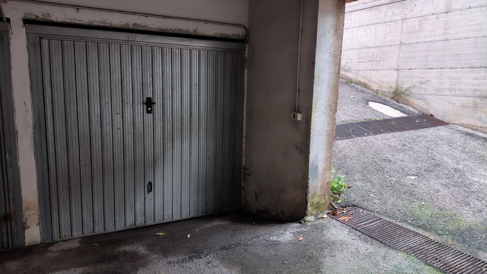 Box o garage in vendita a Acerra