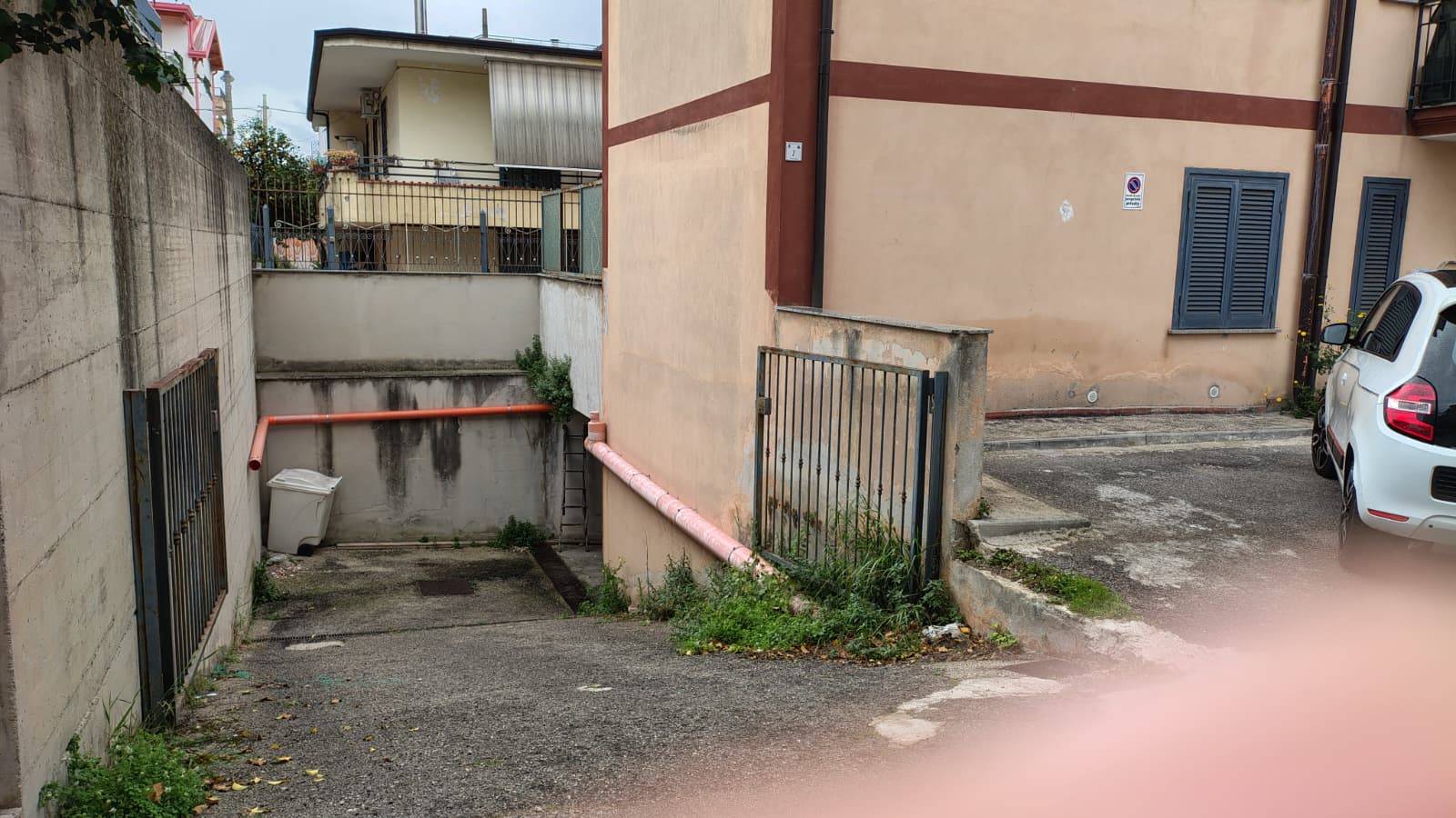 Box o garage in vendita a Acerra