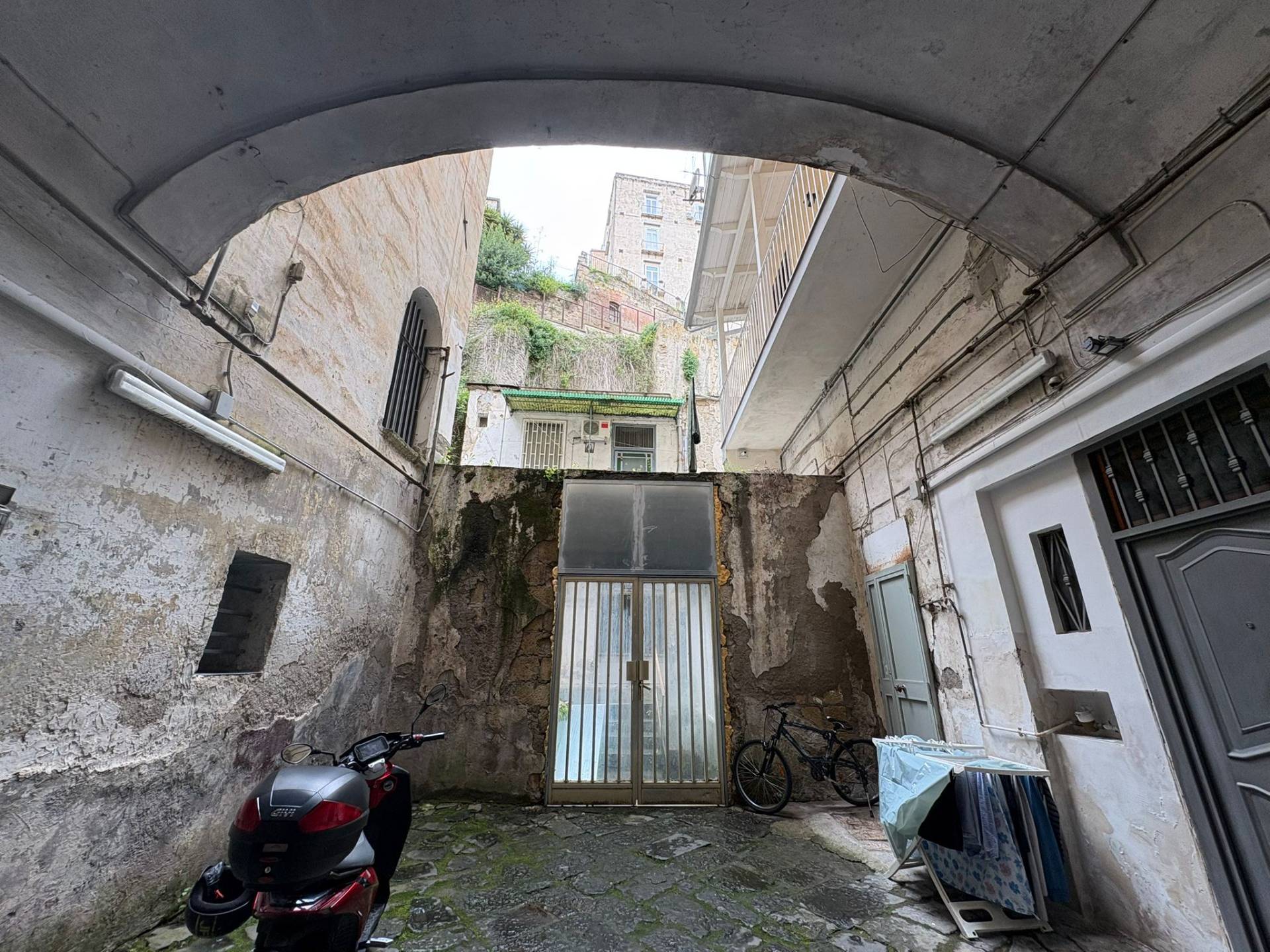 Appartamento in vendita a Napoli, San Carlo Arena
