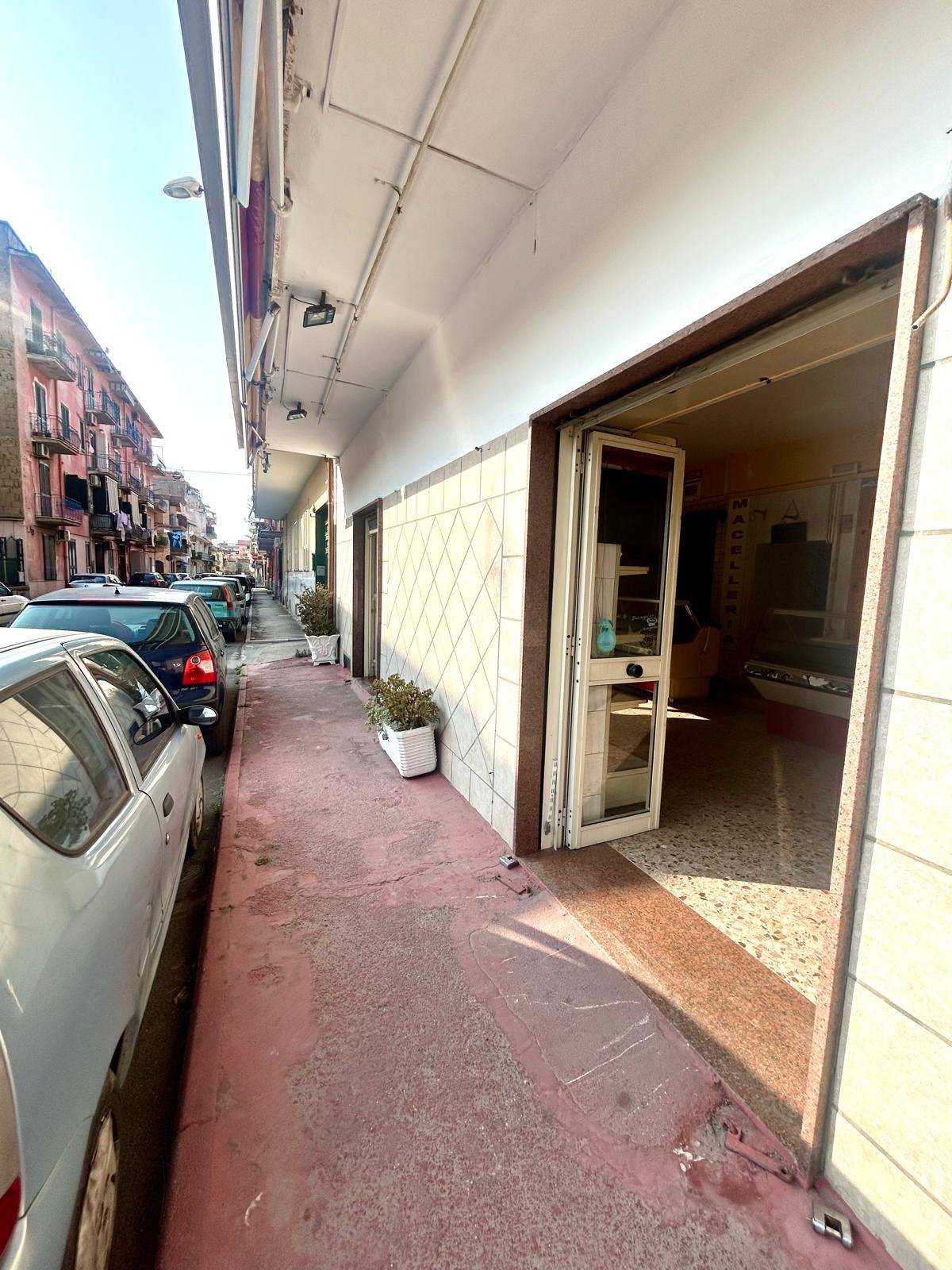 Locale commerciale in affitto a Cardito