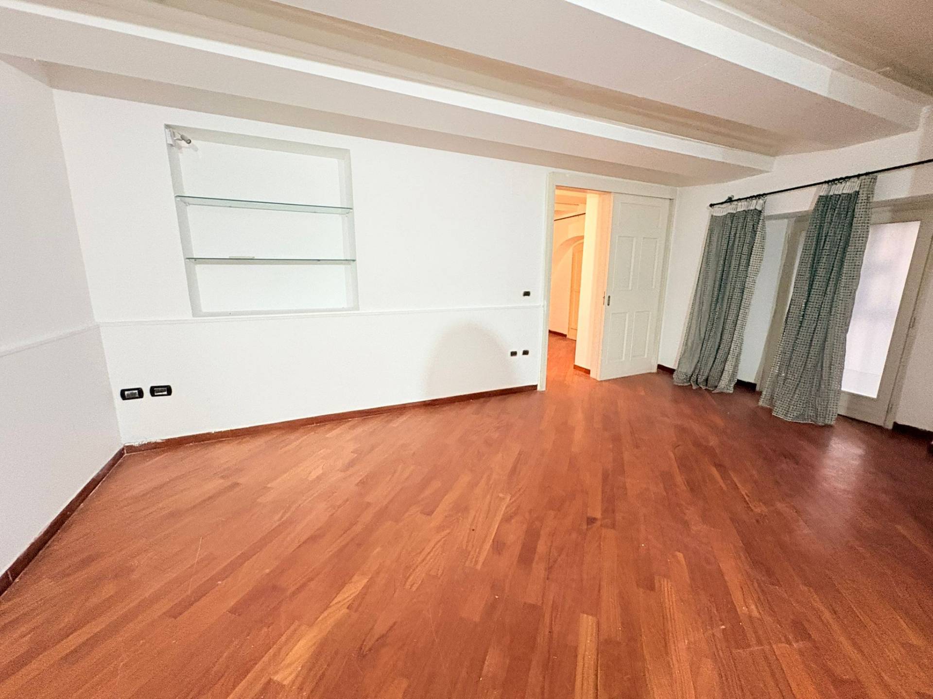 Appartamento in vendita a Napoli, San Ferdinando