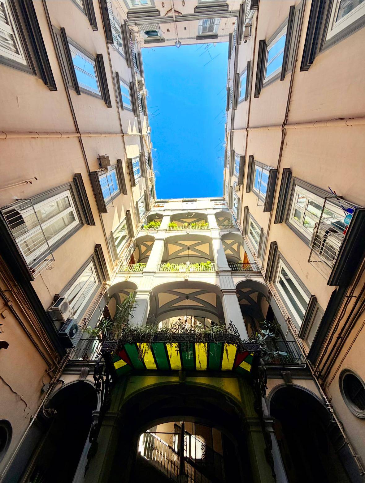 Appartamento in vendita a Napoli, San Carlo Arena