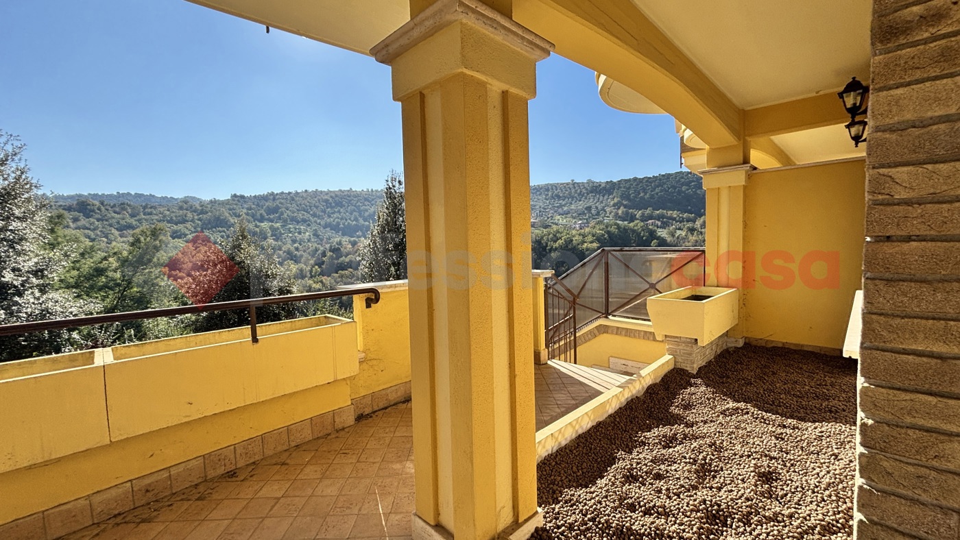 Villa con giardino a Alatri