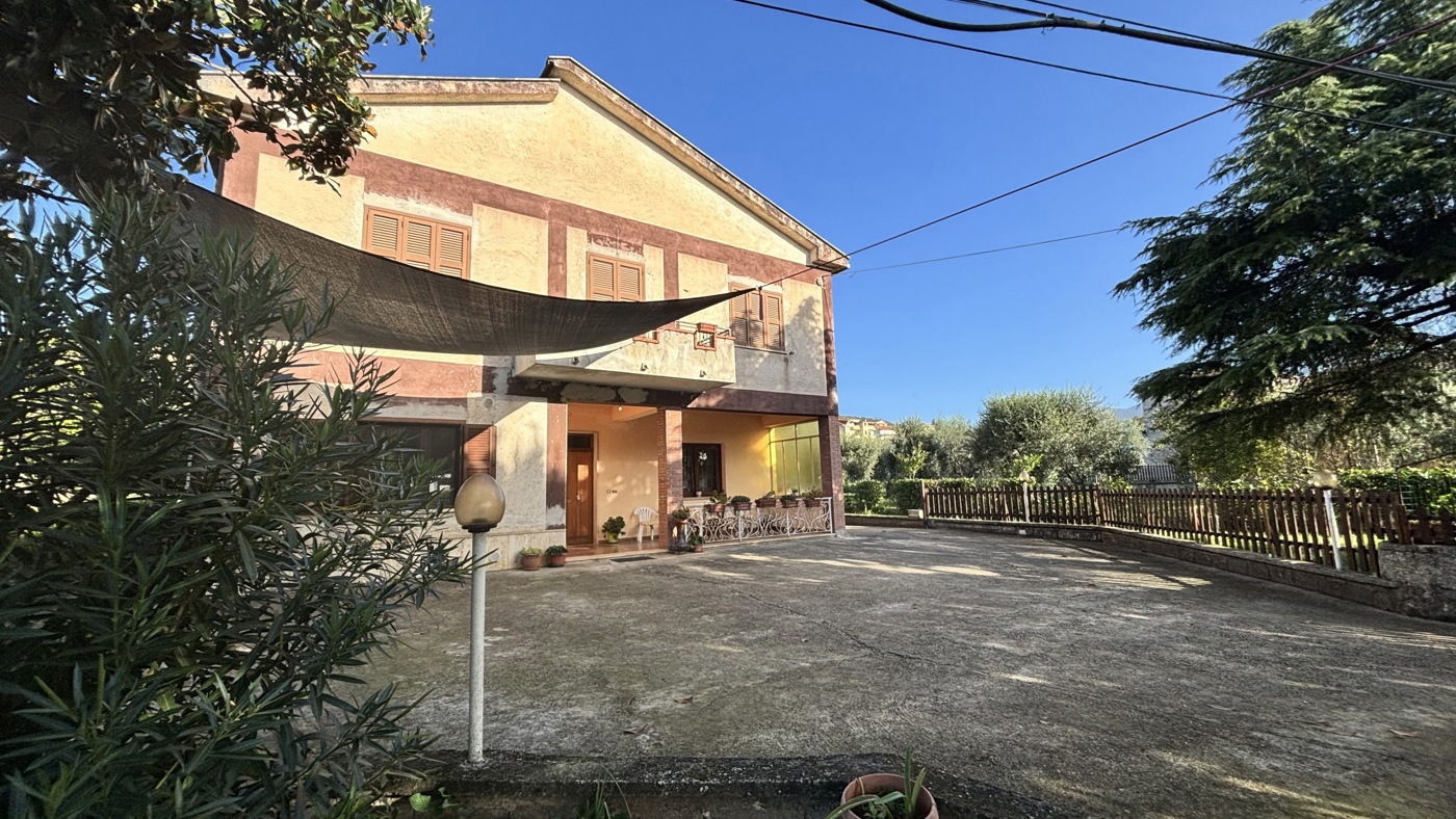 Casa indipendente in vendita a Alatri