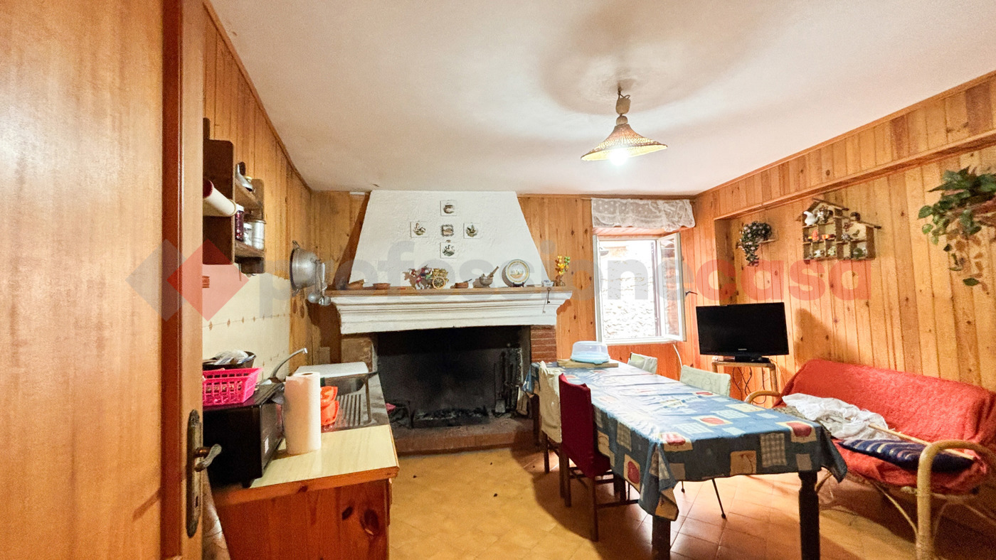 Quadrilocale in vendita a Vico nel Lazio