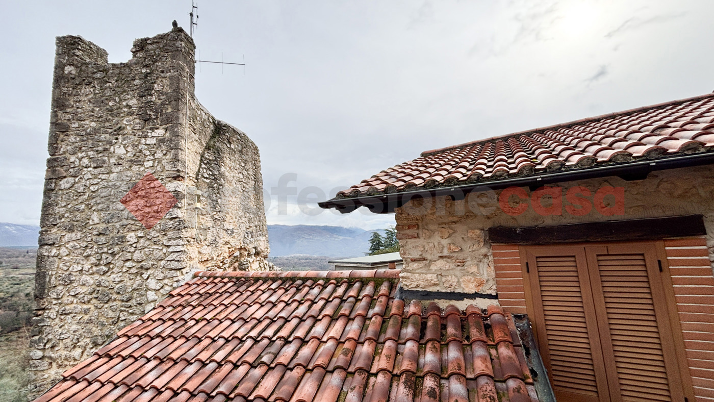 Quadrilocale in vendita a Vico nel Lazio