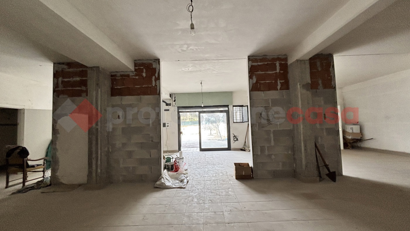 Negozio in affitto a Alatri