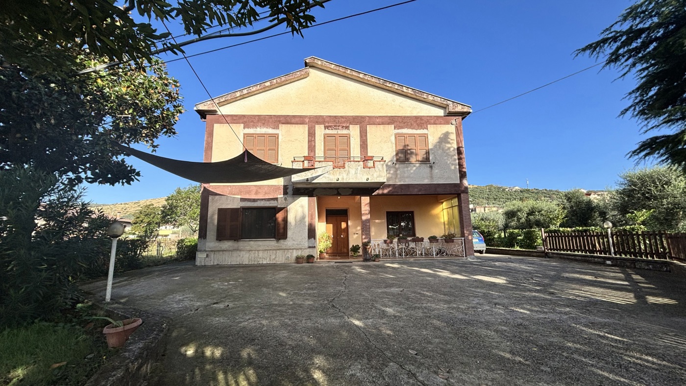 Casa indipendente in vendita a Alatri