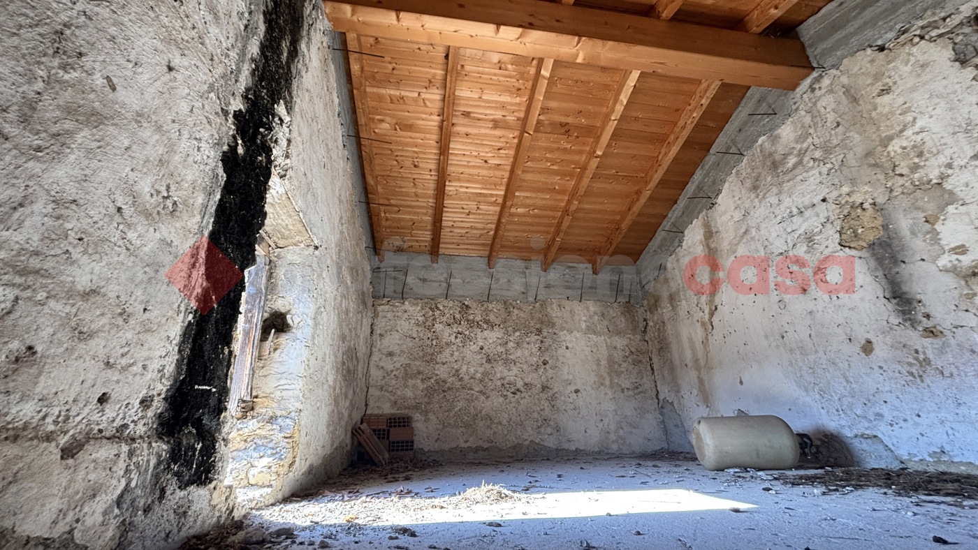 Rustico da ristrutturare a Alatri