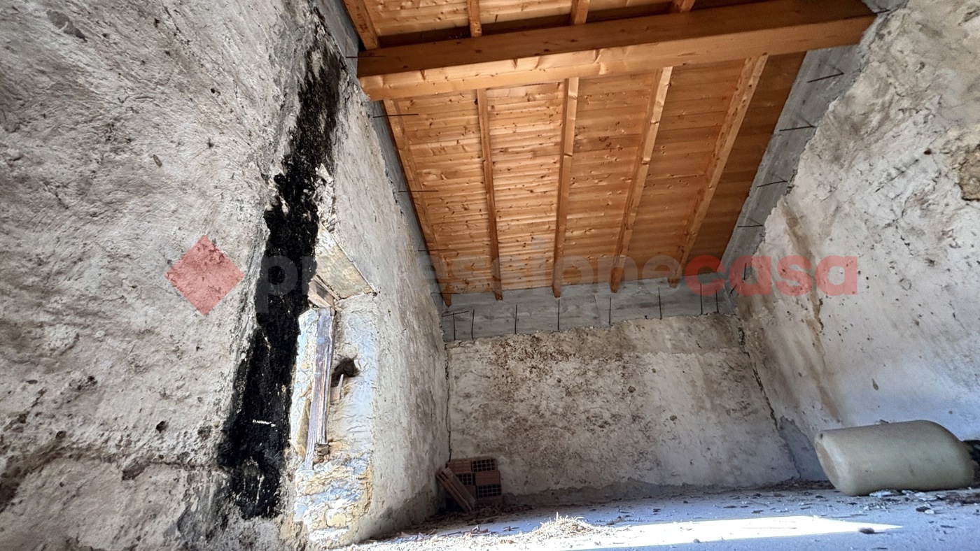 Rustico da ristrutturare a Alatri