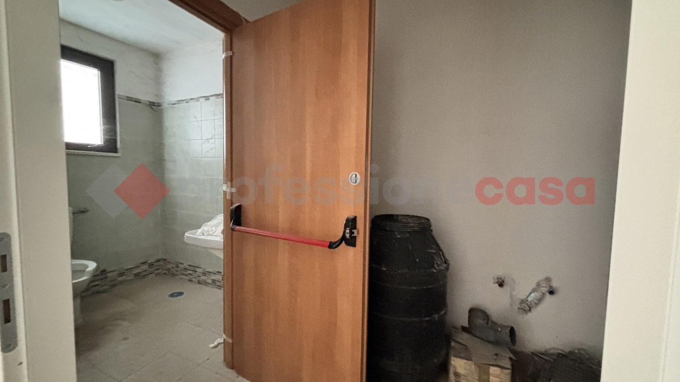 Negozio in affitto a Alatri