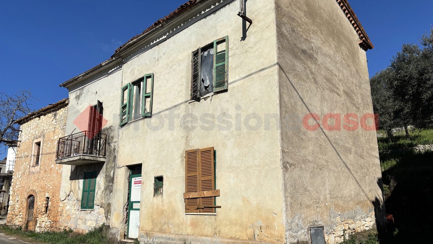 Rustico da ristrutturare a Alatri