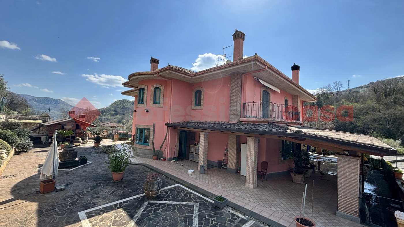 Villa in vendita a Alatri