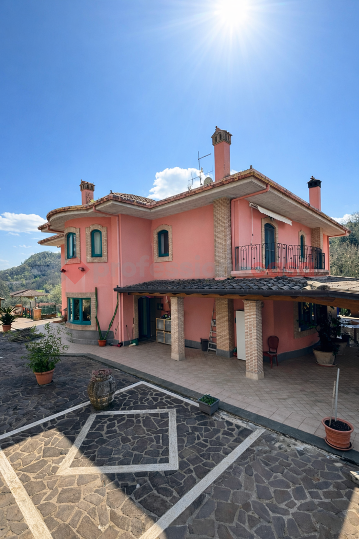 Villa in vendita a Alatri
