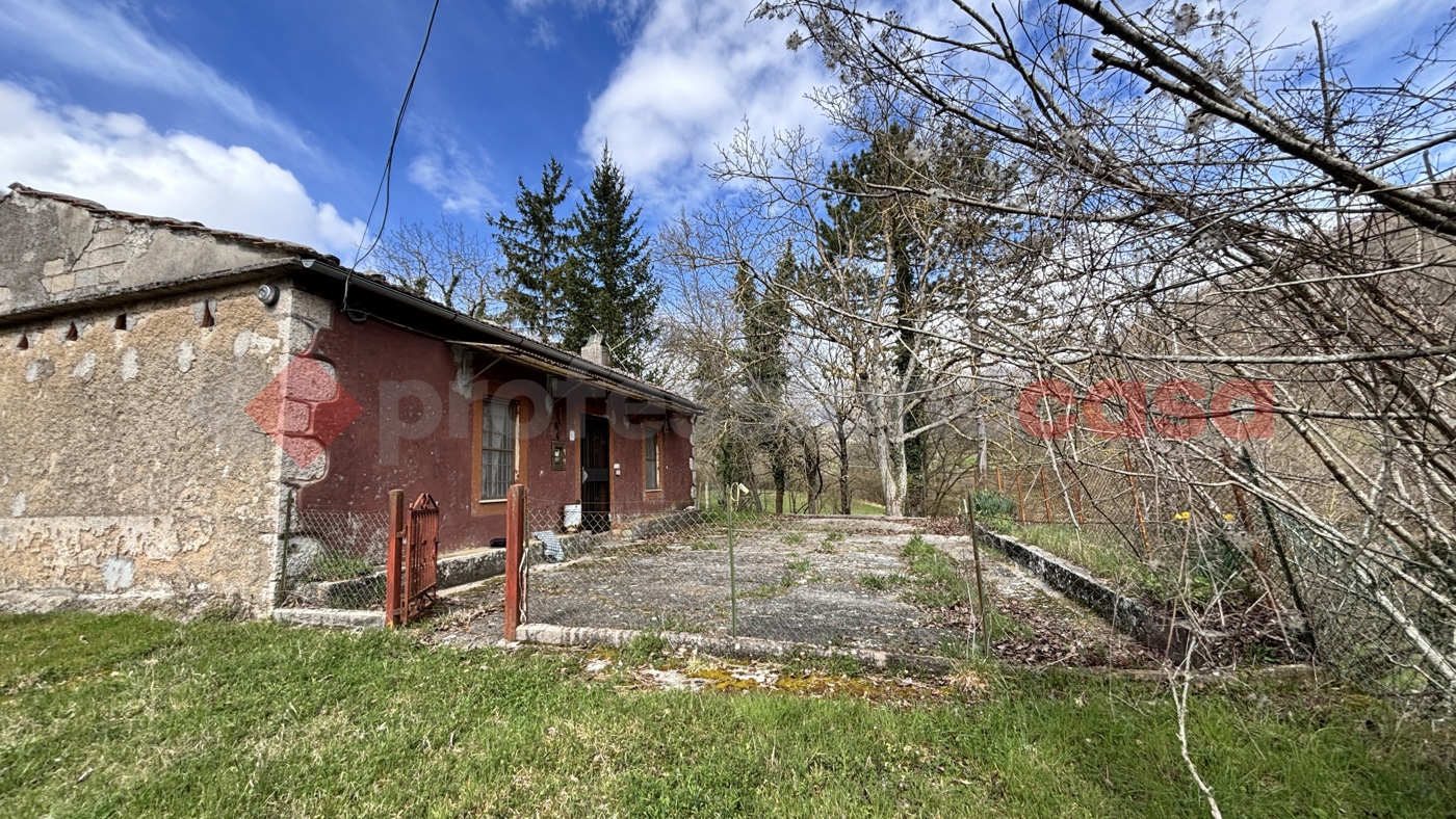Rustico con giardino a Collepardo