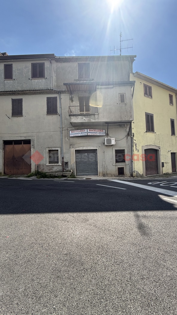 Negozio in vendita a Vico nel Lazio