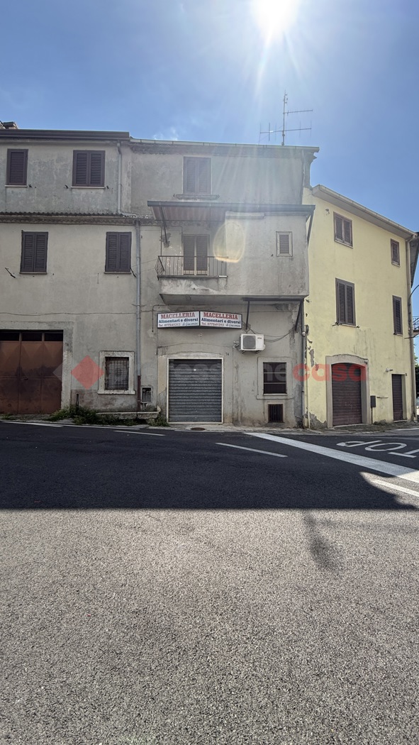 Negozio in vendita a Vico nel Lazio