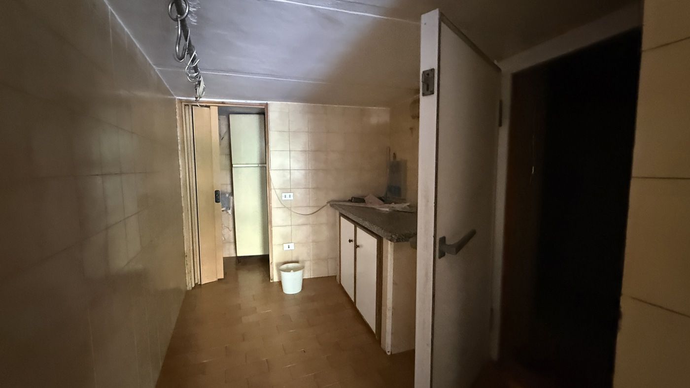 Negozio in affitto a Vico nel Lazio