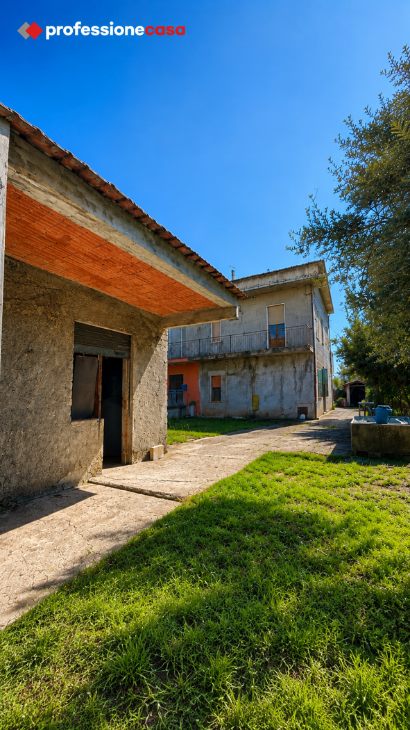 Villa Bifamiliare con giardino a Alatri