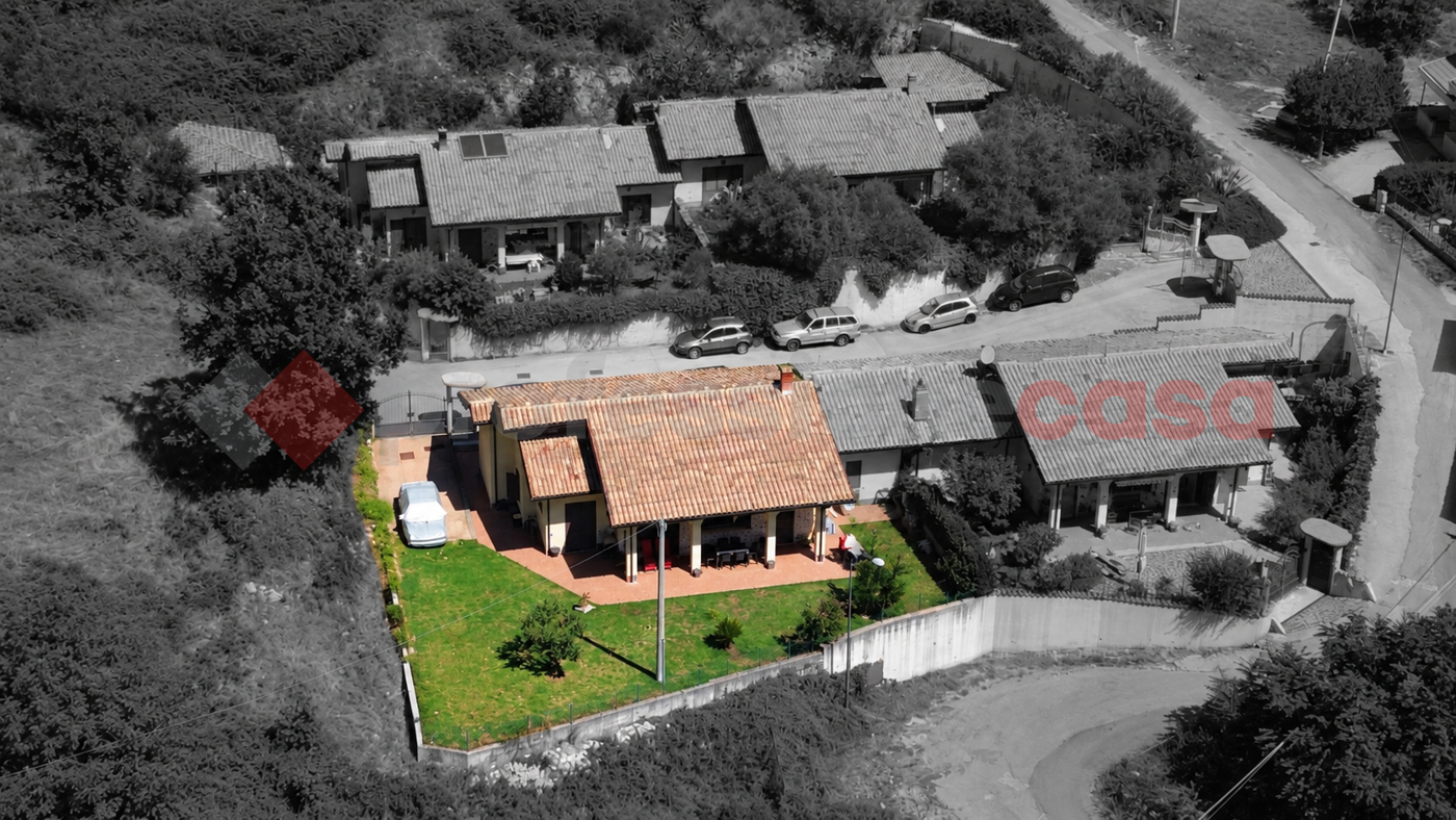 Villa in vendita a Vico nel Lazio