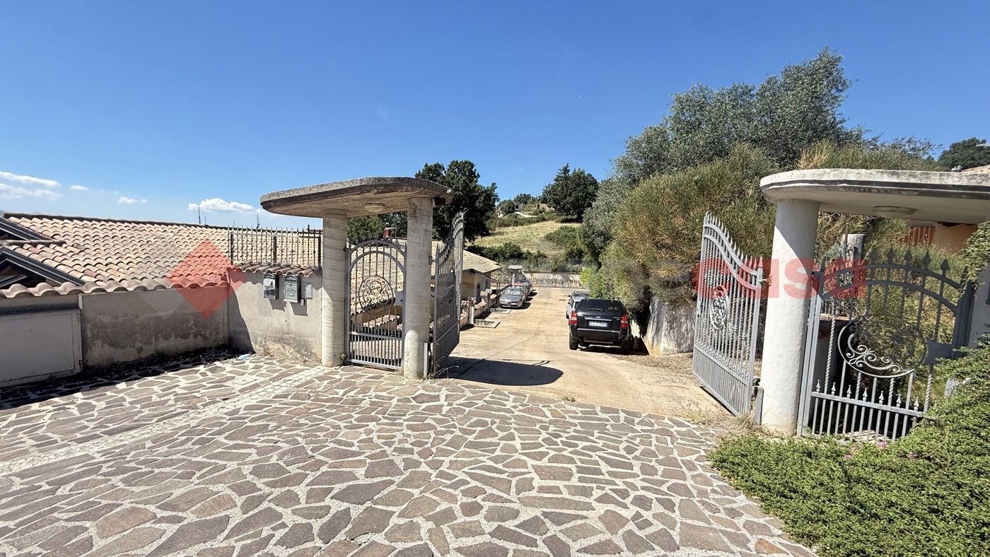 Villa in vendita a Vico nel Lazio