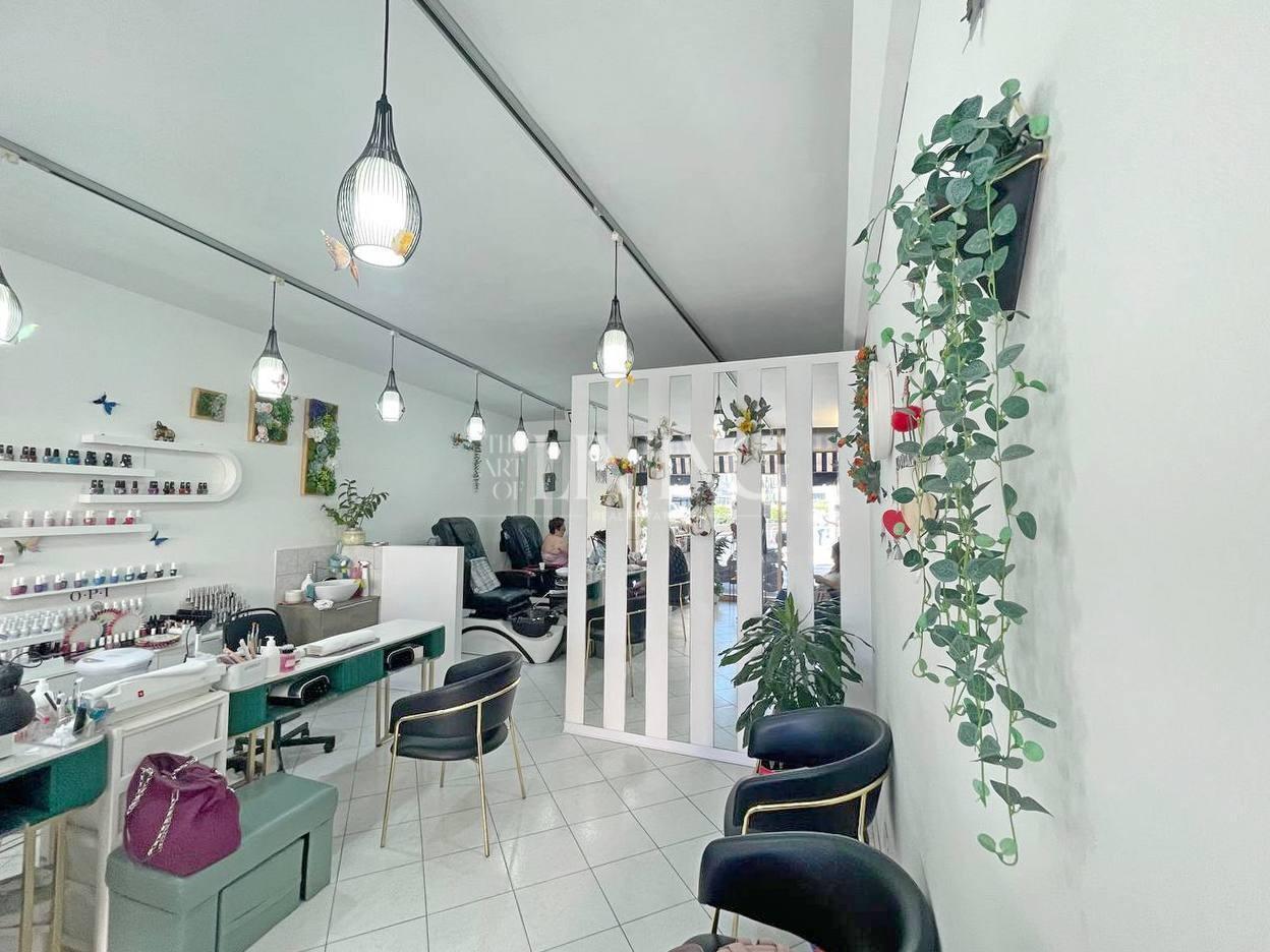 Negozio in vendita, Lucca arancio