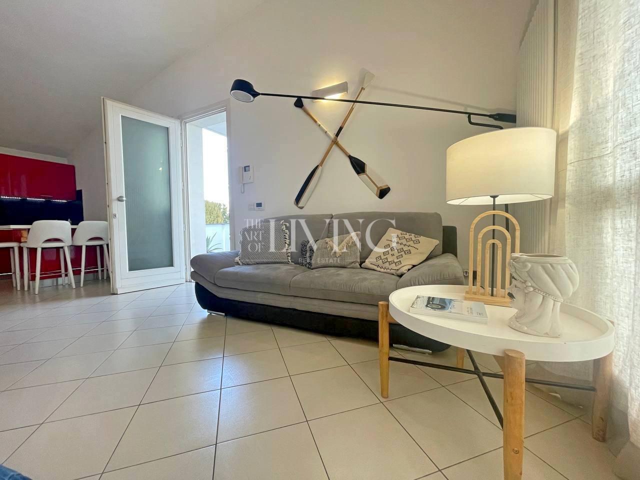 Attico con terrazzo, Lucca sant'angelo in campo