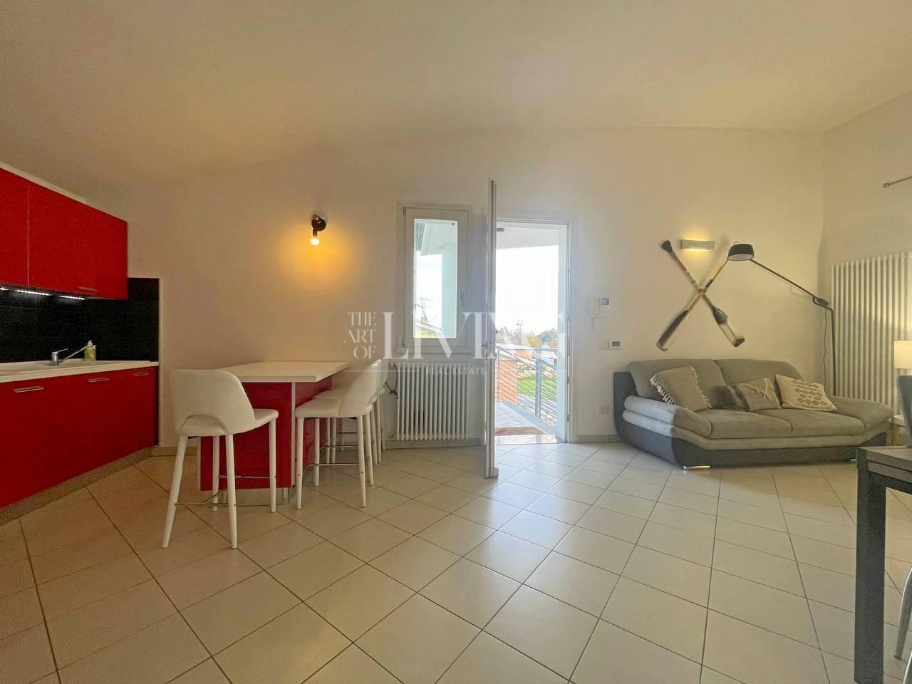 Attico con terrazzo, Lucca sant'angelo in campo