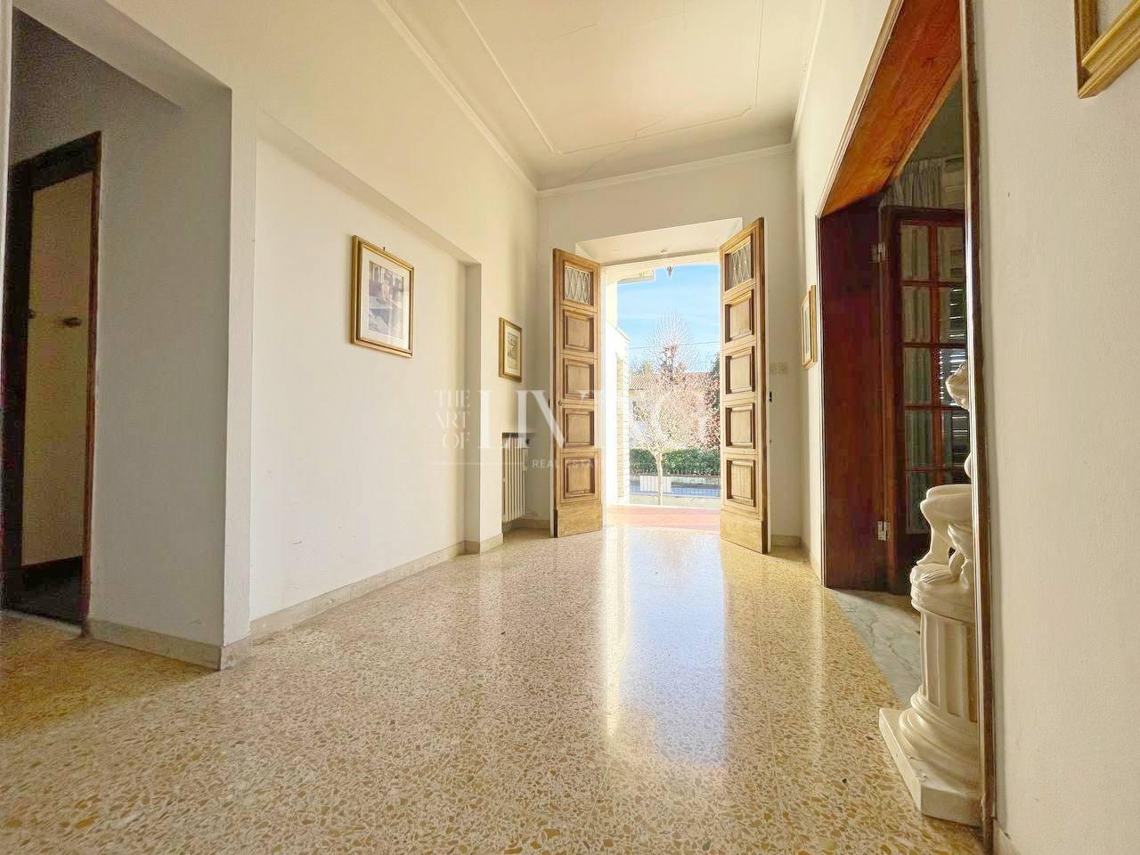 Villa con giardino, Lucca ponte a moriano