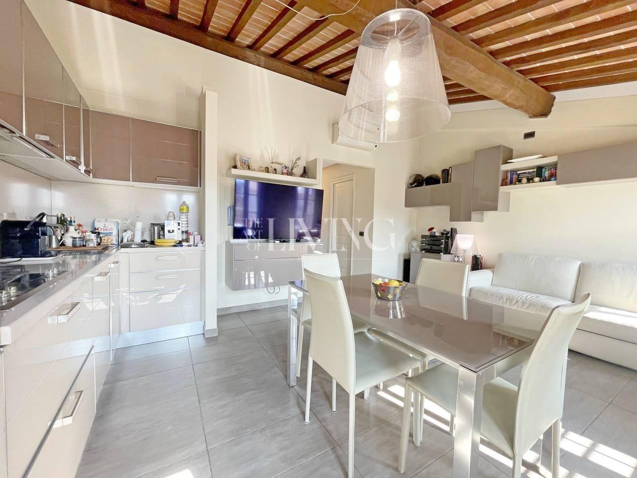 Quadrilocale con giardino, Capannori centro