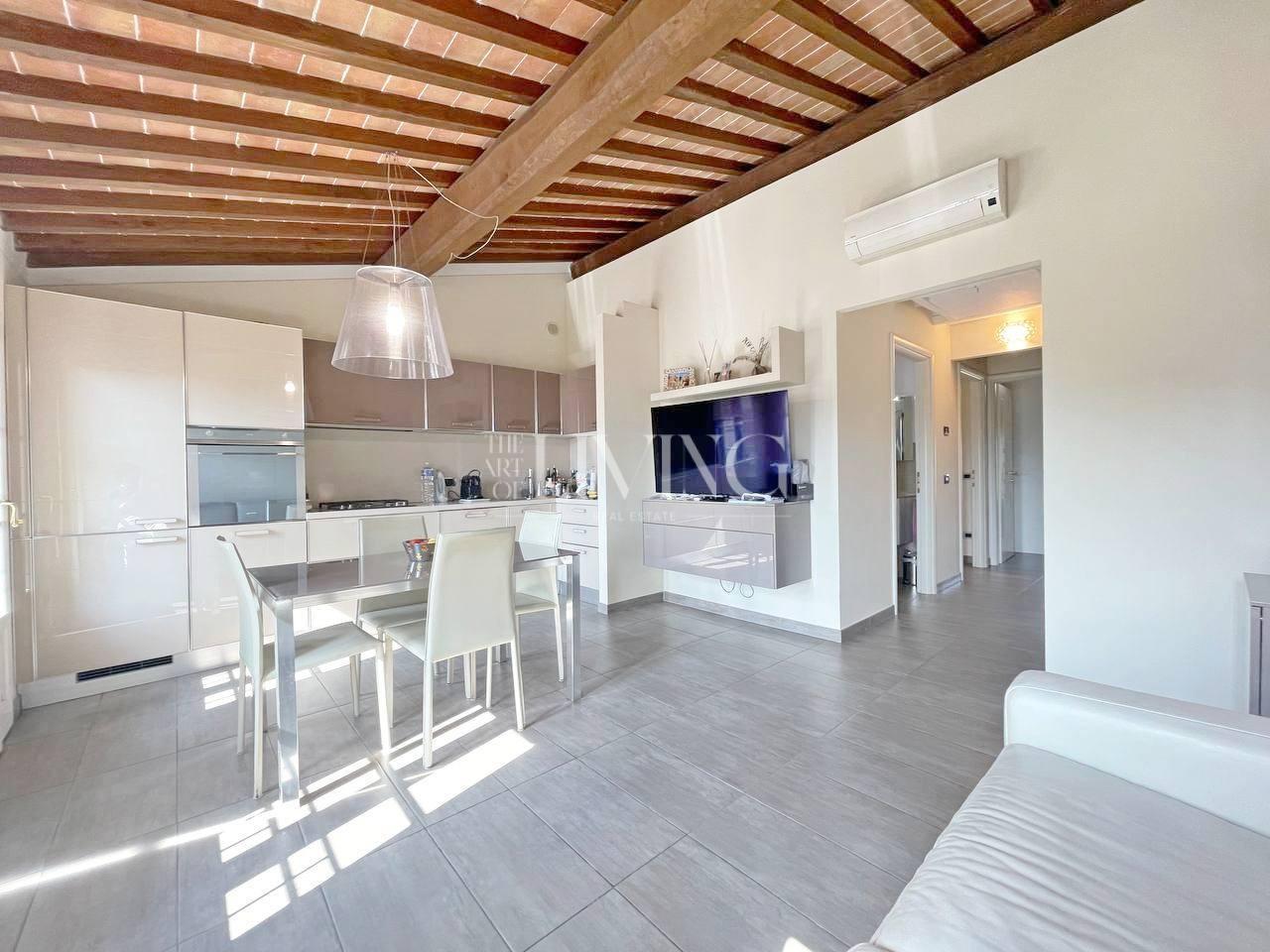 Quadrilocale con giardino, Capannori centro