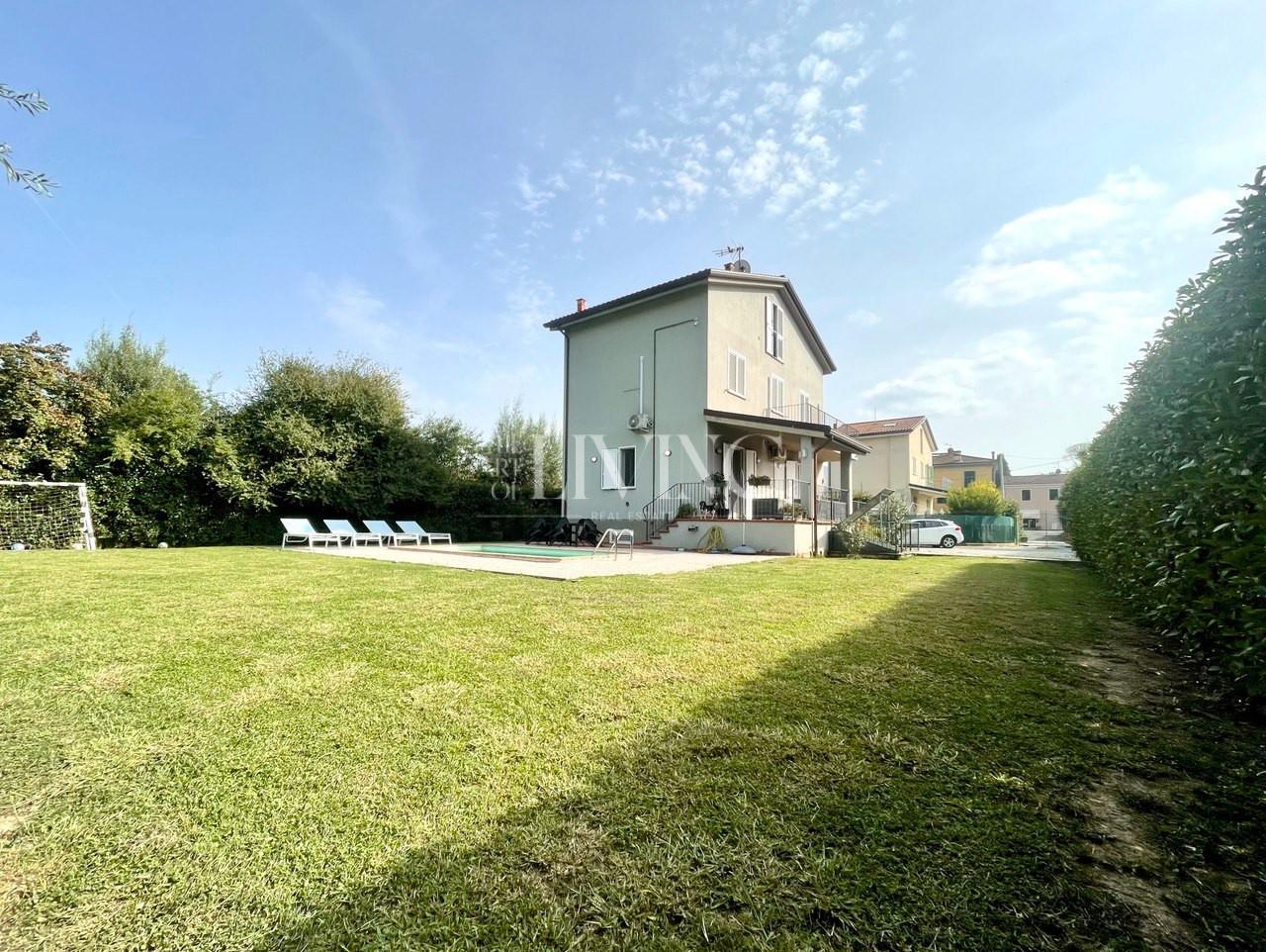 Villa con giardino, Lucca san macario in piano