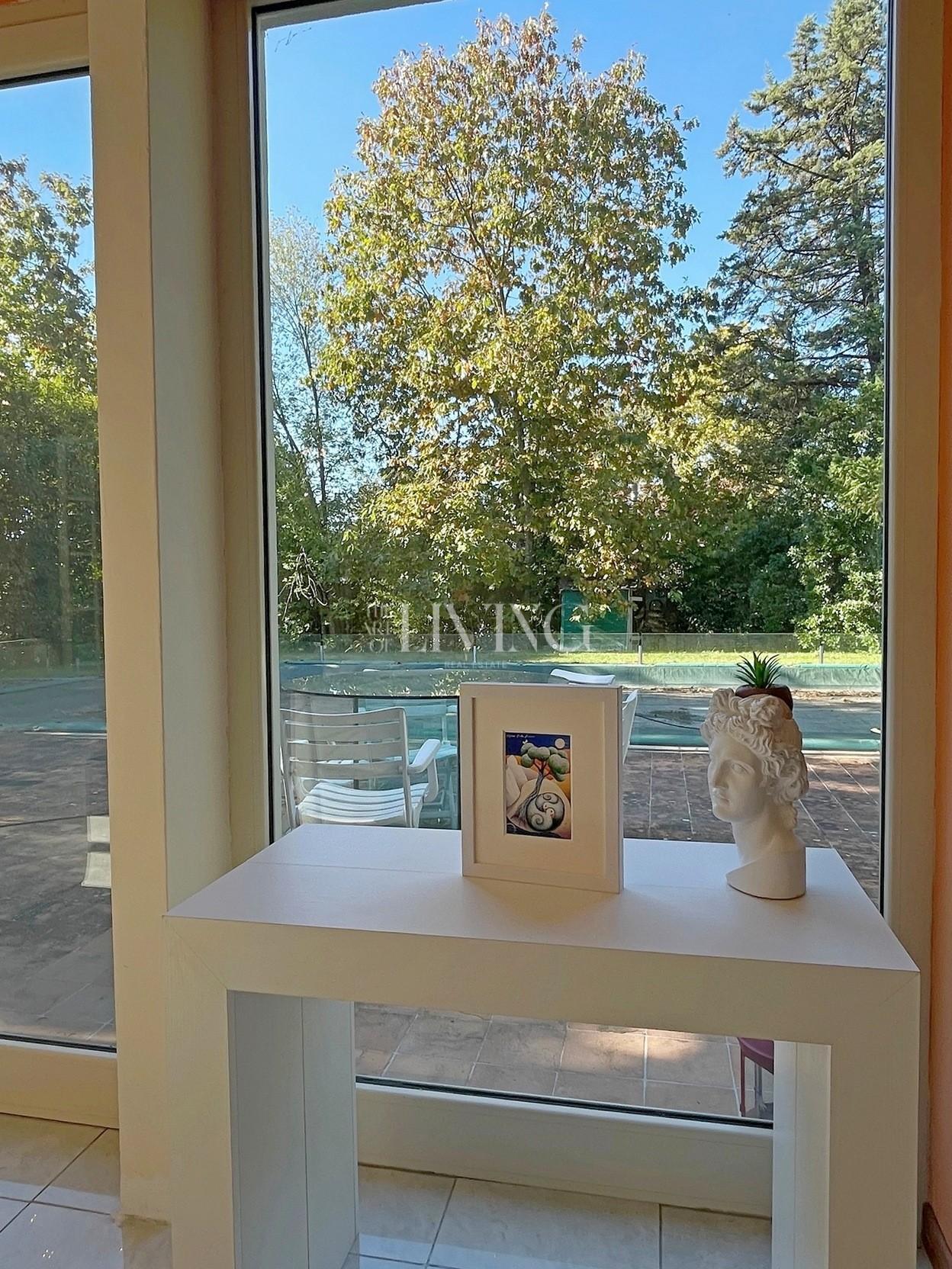 Villa con giardino, Lucca farneta