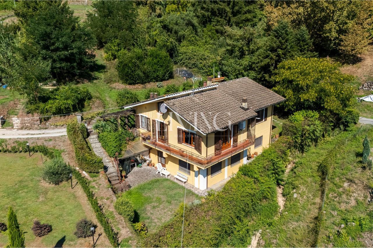 Villa Bifamiliare con giardino, Borgo a Mozzano valdottavo