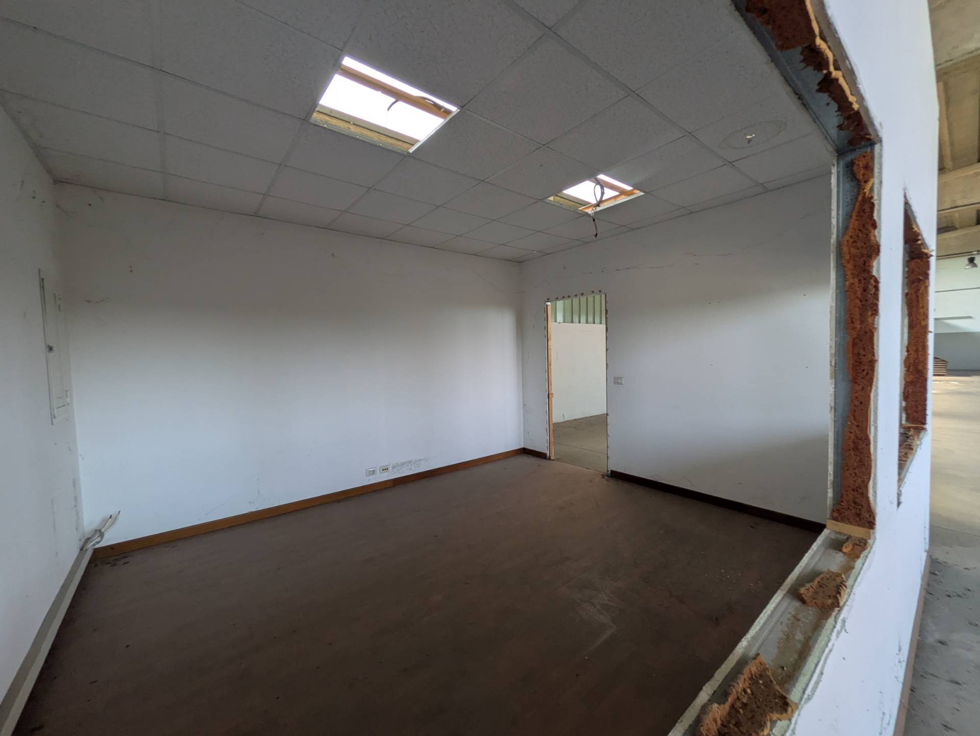 Capannone in vendita a Zevio, Campagnola