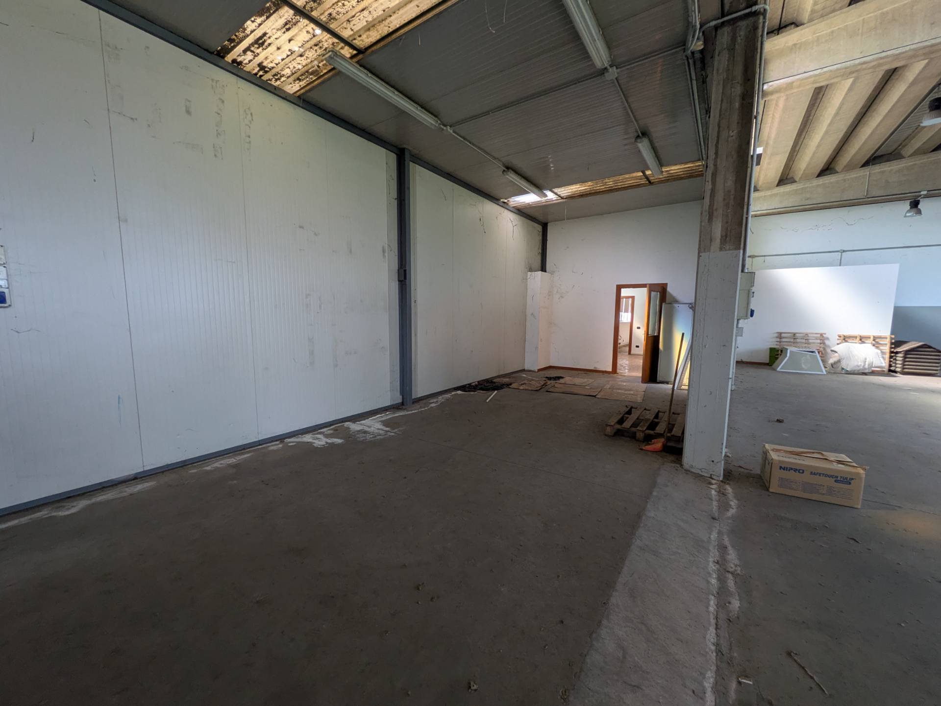 Capannone in vendita a Zevio, Campagnola