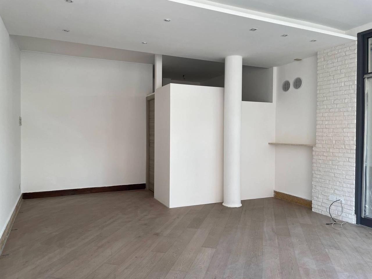 Locale commerciale in vendita a Verona, Borgo Venezia