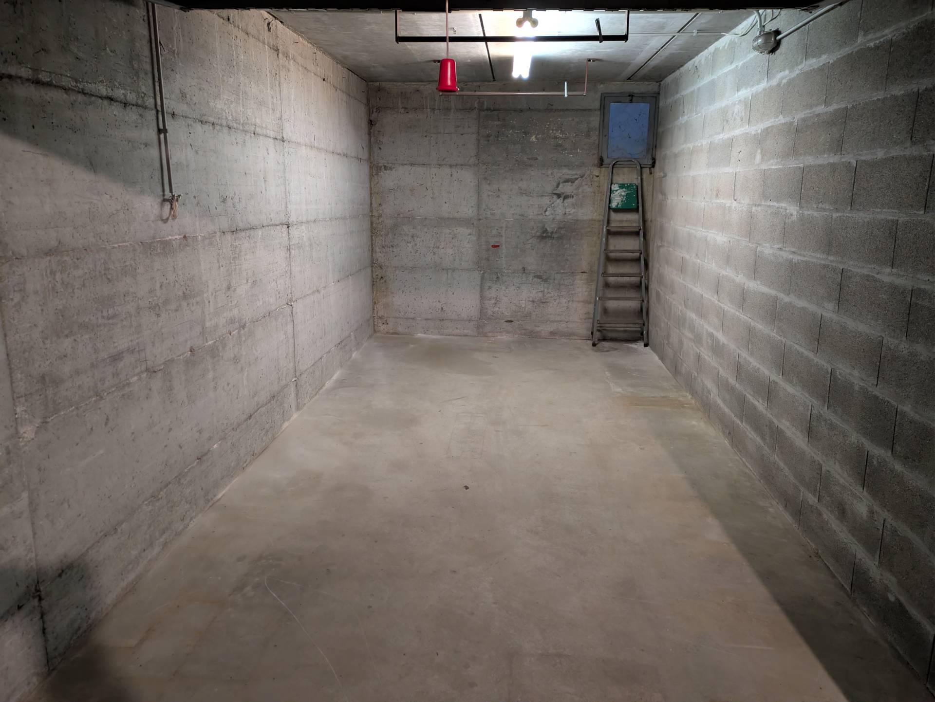 Box o garage in vendita a Verona, Parona