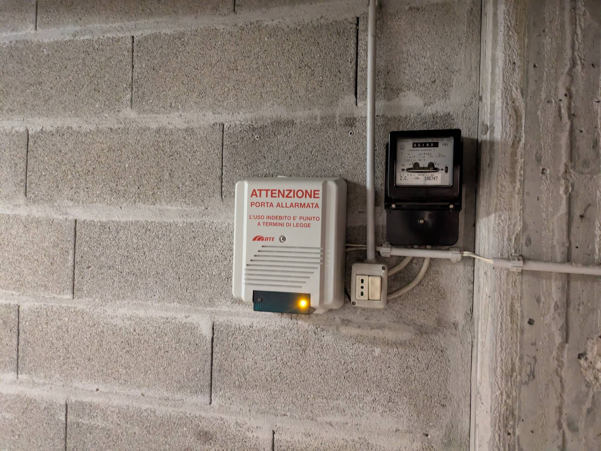 Box o garage in vendita a Verona, Parona