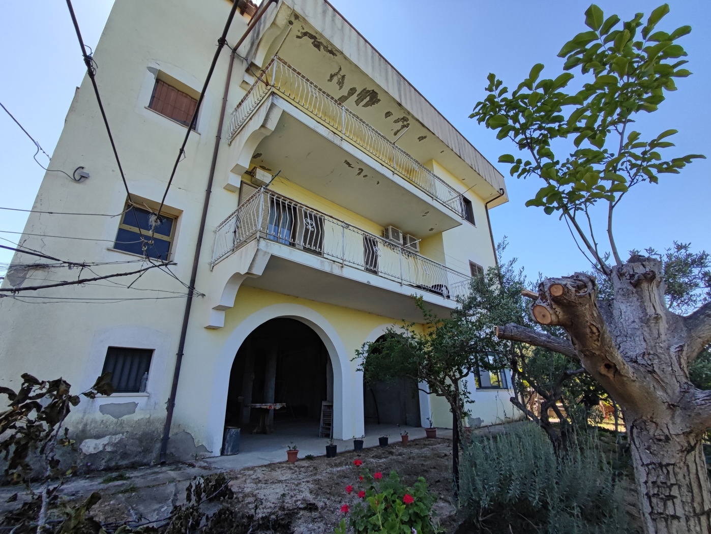 Stabile/Palazzo in vendita a Davoli