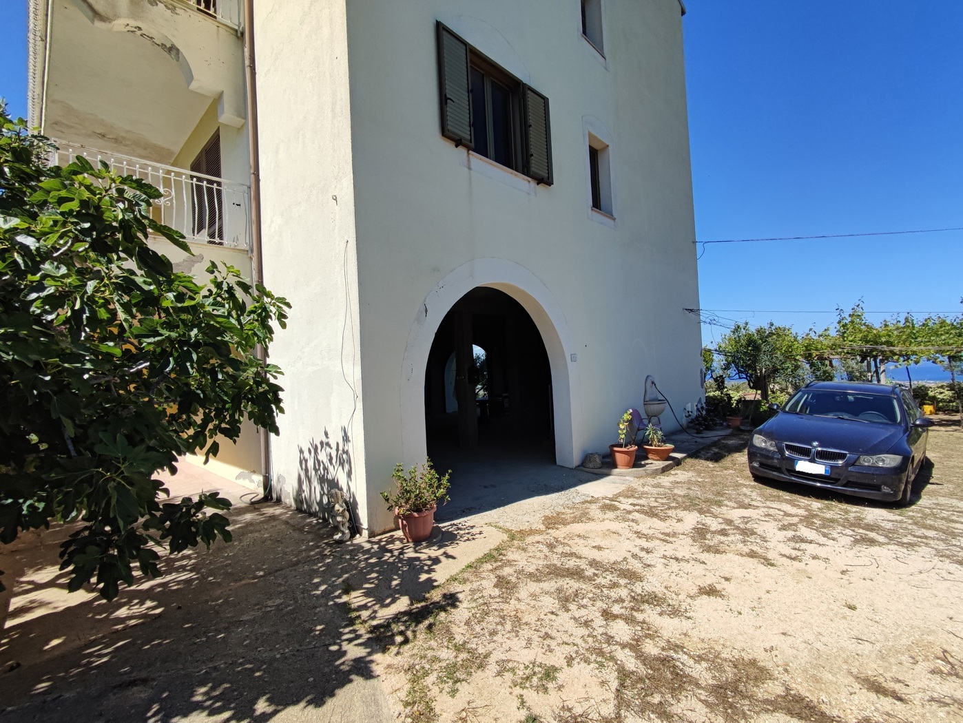 Stabile/Palazzo in vendita a Davoli