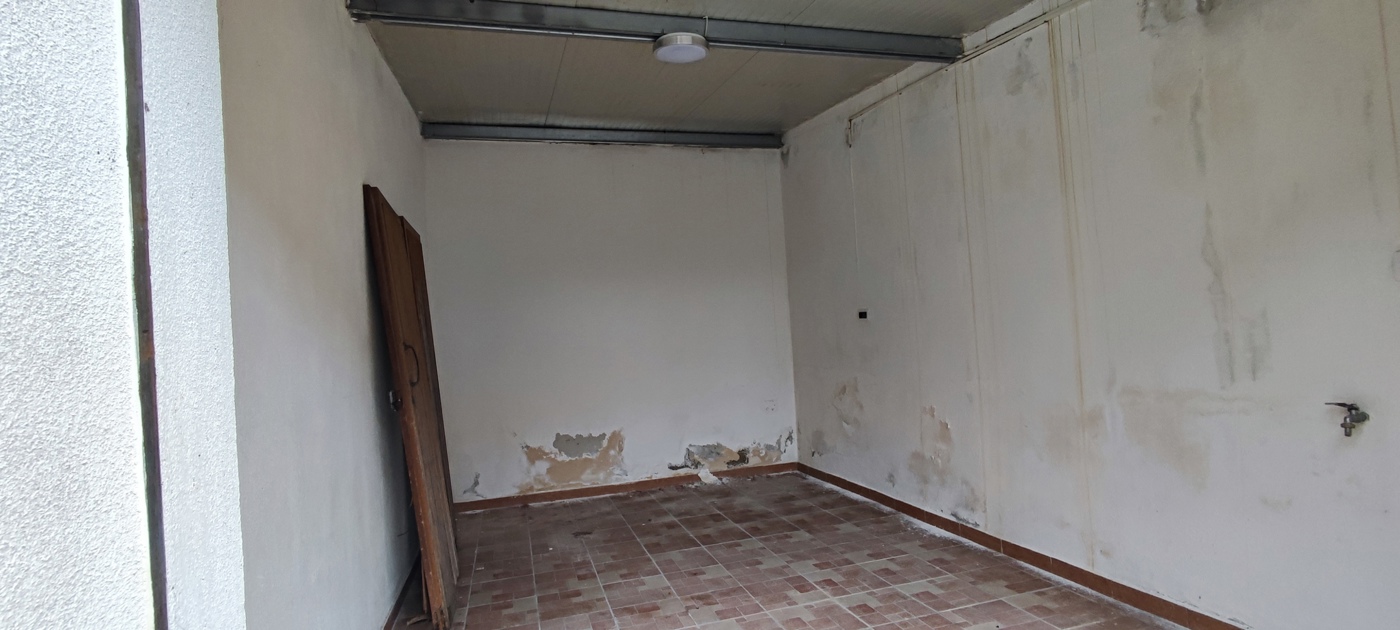 Box/Garage 13mq in vendita a Girifalco