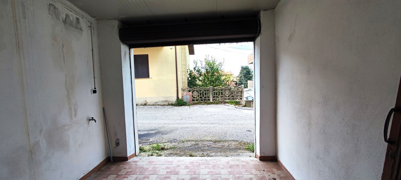 Box/Garage 13mq in vendita a Girifalco