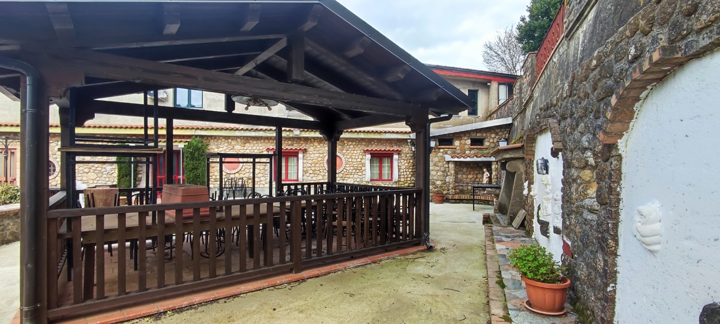 Attivit� commerciale Ristorante e pizzeria in affitto/gestione a Girifalco