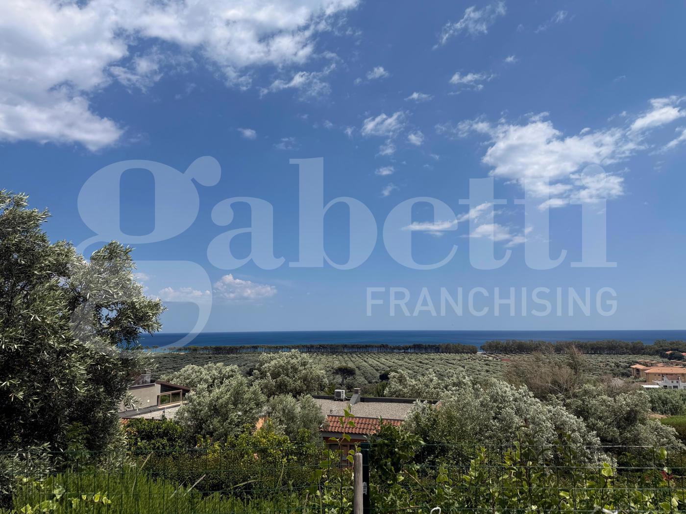 Villa con box doppio a Squillace