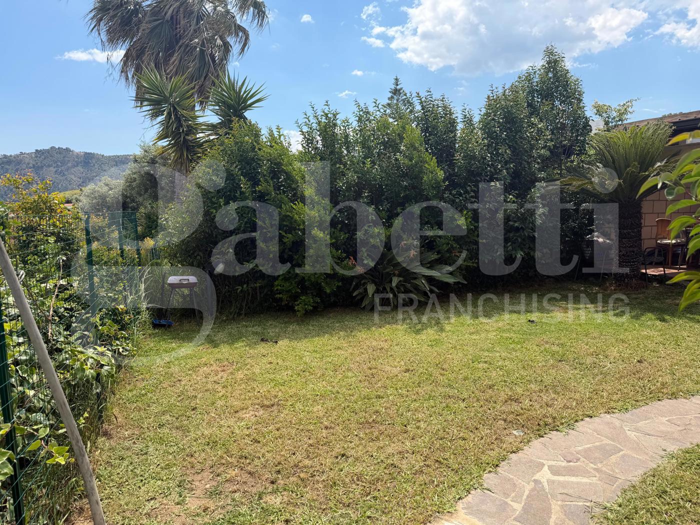 Villa con box doppio a Squillace